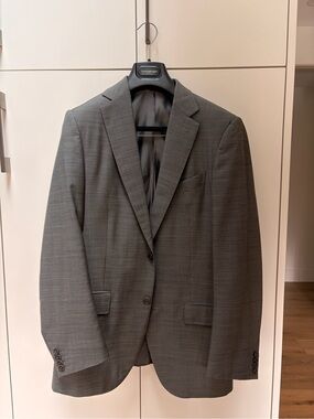 Ermenegildo Zegna Men's Gray Single-Breasted Wool Suit Jacket